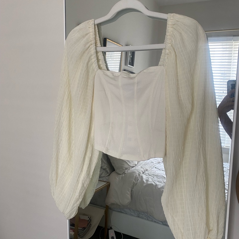 NEW W TAGS UO Puff Sleeve Top